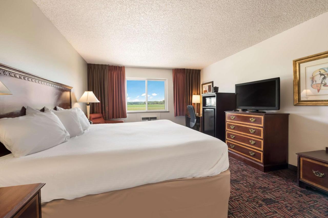 Surestay Hotel By Best Western Thomson Exterior photo